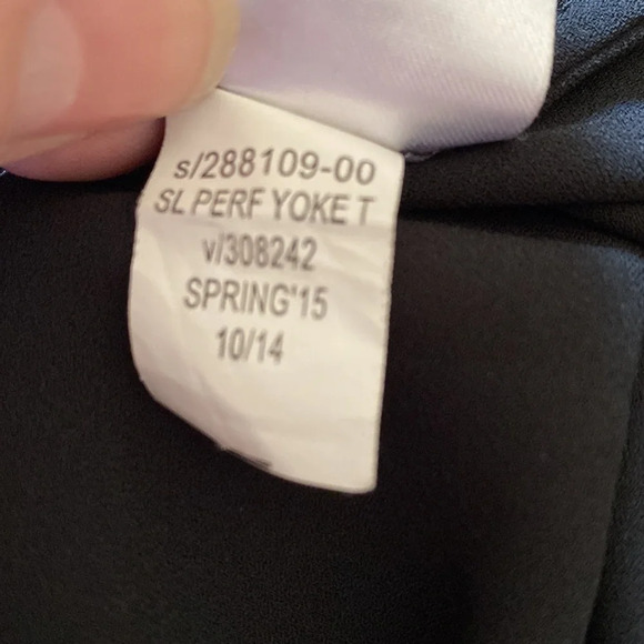 Banana Republic Perforated Yoke Tank Black Sleeveless Mesh Blouse Size Small - Picture 9 of 9